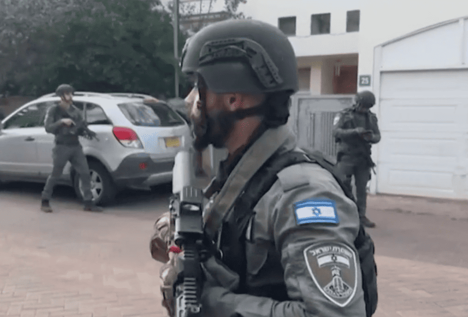 Attentat bélier en Israël : un mort et dix sept blessés