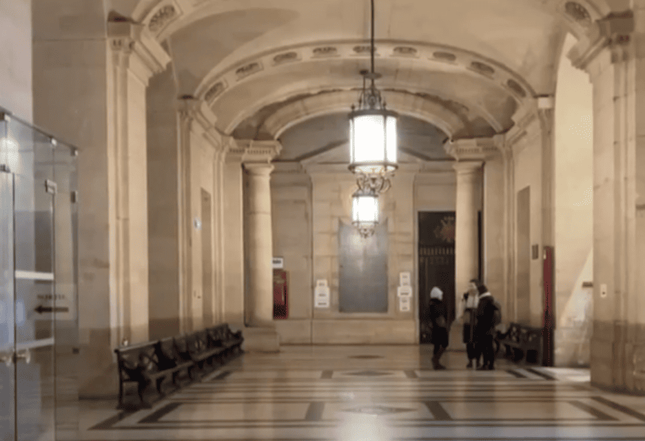 Procès des geôliers d’ex-otages français : le témoignage bouleversant d’Édouard Elias