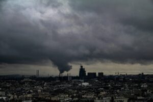 Pollution massive : 84 départements touchés aujourd’hui, particules fines dangereuses, personnes fragiles en danger