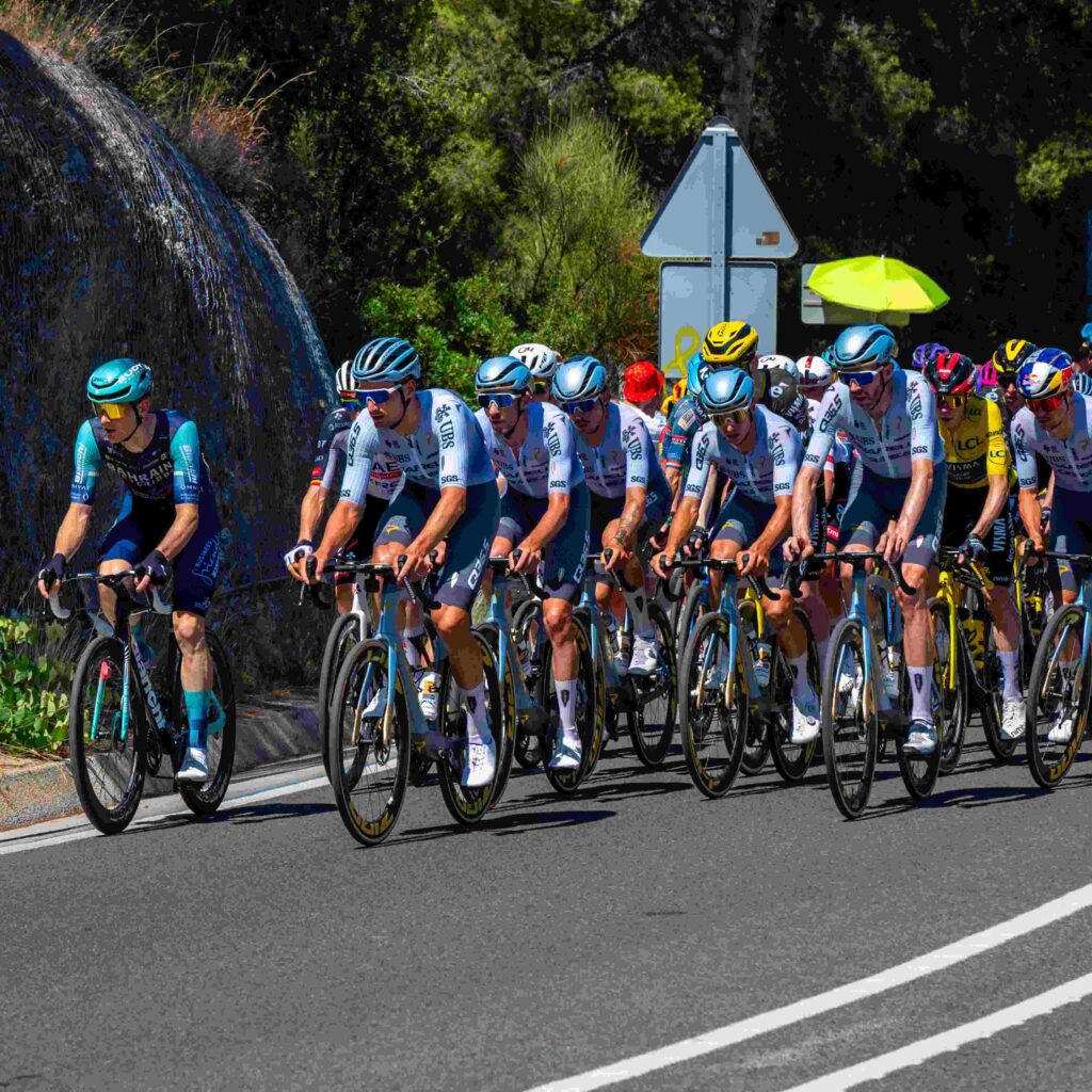 Tour de France 2026 : Pogacar écrase la Grande Boucle… mais ce jeune Français est en train de tout faire basculer